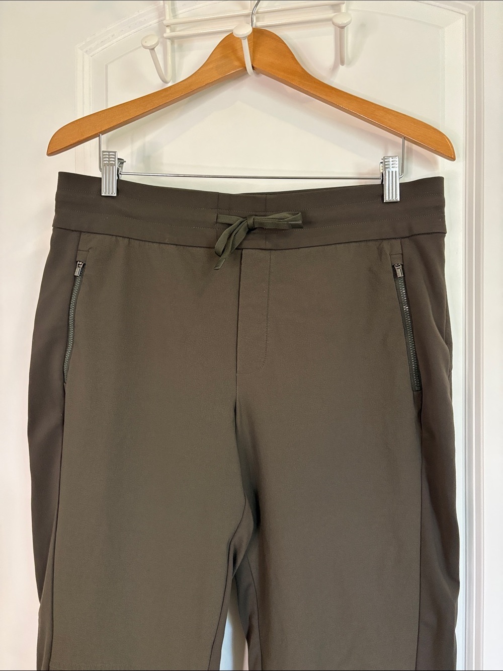 Athleta Headlands Hybrid Trek Jogger Olive Green Pants Size 12 Tall - Picture 4 of 12
